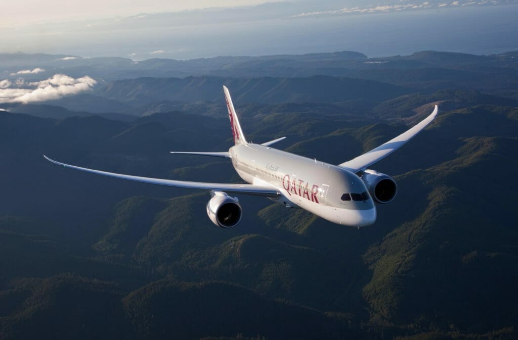 Qatar 787 Ln 58 air to air