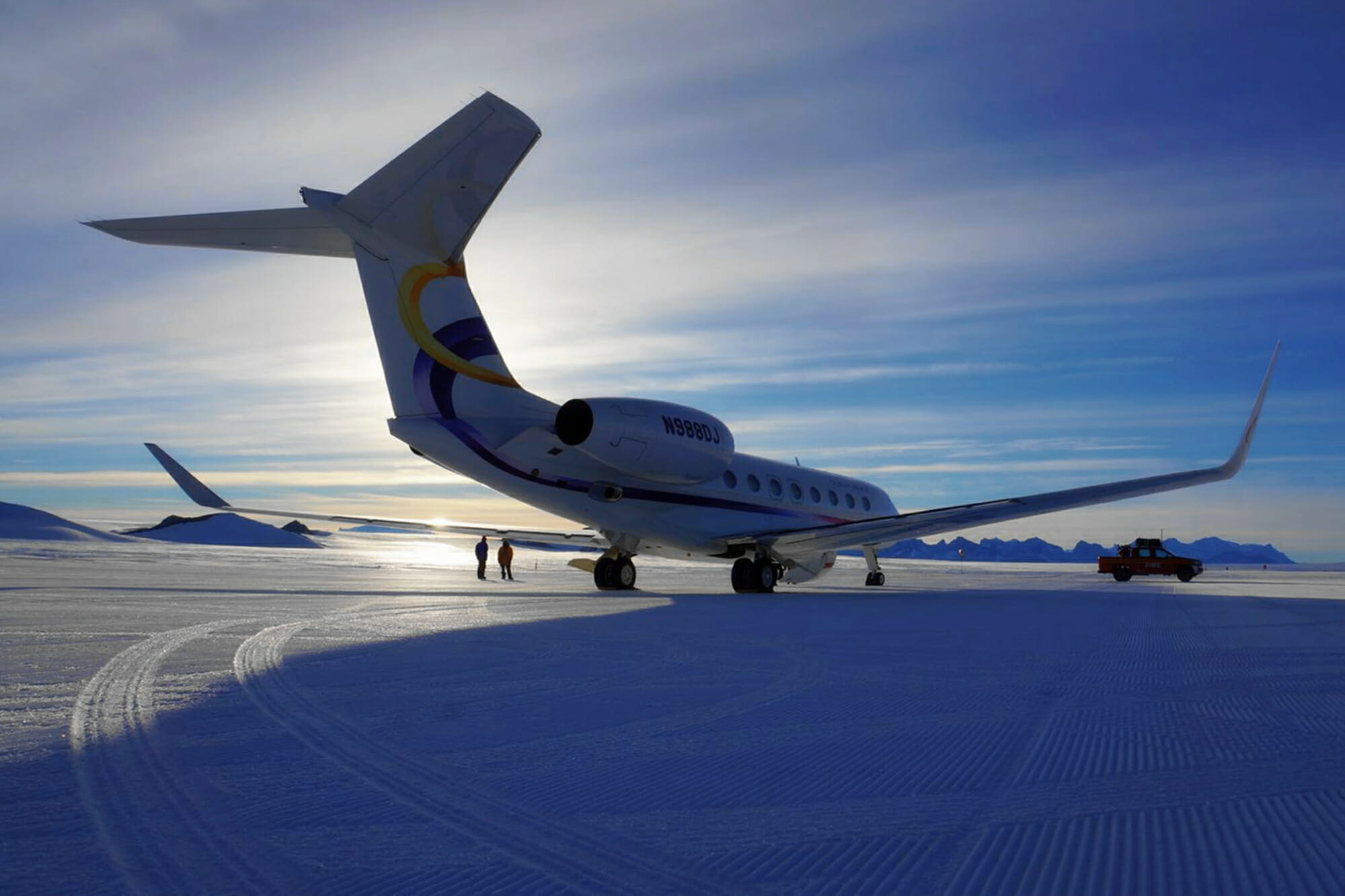 Гольфстрим р. Гольфстрим самолет зимой. Deer Jet. Самолеты Deer. Large landing.