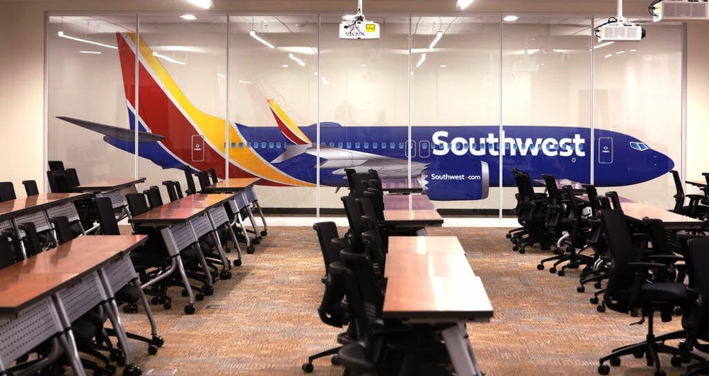 southwest airlines baggage service office