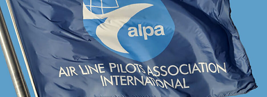 Photo from @https://aerocrewnews.com/feed/ on Blog on Aero Crew News at 4/14/25 at 9:28PM